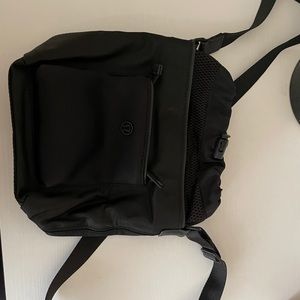 Lululemon black purse